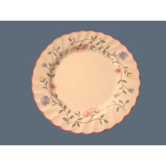 4 Johnson Bros Summer Chintz Bread & Butter Plates 6 1/4" - Picture 2 of 3